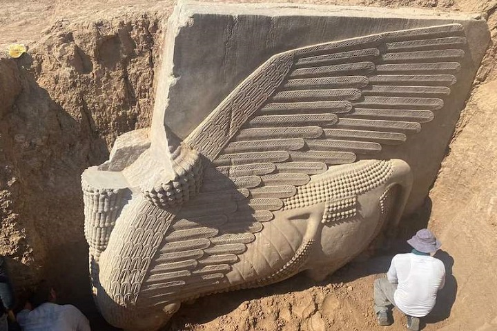 Irak’ta Arkeologlar Anıtsal Lamassu Kabartmasını Ortaya Çıkardı