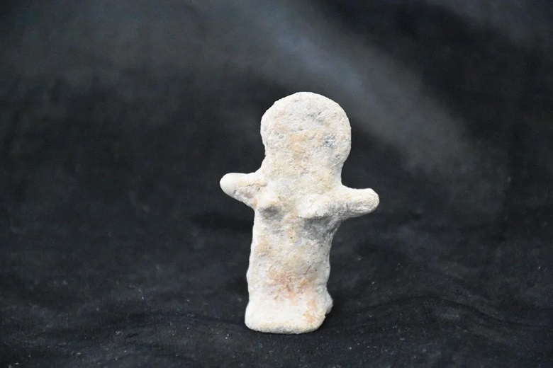 Yassıtepe Höyük’te 5000 yıllık tanrıça heykelciği bulundu