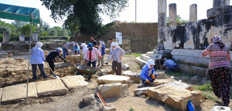Arkeologlar, en büyük Hekate tapınağını gün yüzüne çıkartmaya çalışıyor