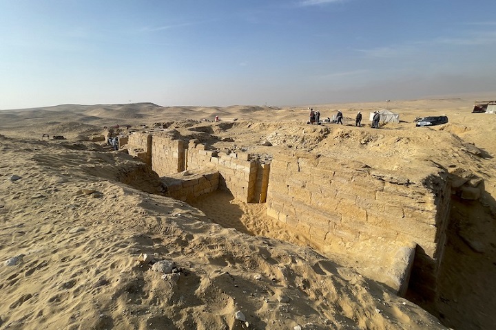 Mısırlı Yetkilinin 4.400 Yıllık Mezarı ve Mumyası Bulundu