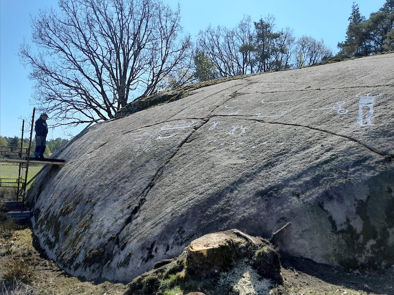 İsveç Adasında 2.700 Yıllık Petroglifler Keşfedildi