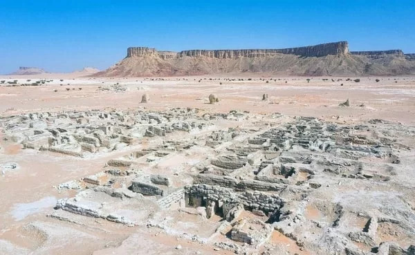 Suudi Arabistan’da Keşfedilen Neolitik Döneme Ait Kaya Oyma Tapınak ve Yazıtlar
