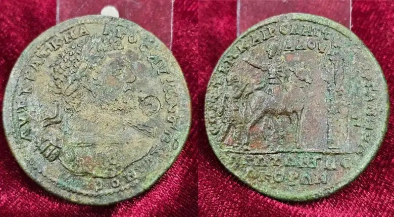Bergama’da basılan İmparator Caracalla Madalyonu Bulgaristan’daki Roma mezarında bulundu