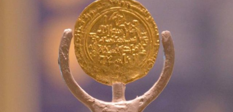 Ahlat Müzesi'ndeki Sultan Alparslan devri Selçuklu sikkesine ilgi yoğun