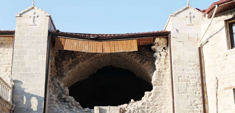 Hatay'daki 659 yıllık Aziz Georgios Rum Ortodoks Kilisesi depremde büyük hasar gördü