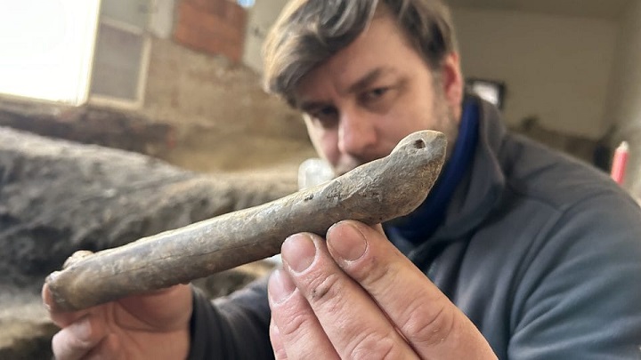 Arkeologlar 1.000 yıllık kemik paten buldu