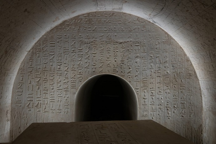 Mısır’ın Abusir kentinde Ölüler Kitabı metinleri ile donatılmış kraliyet katibinin mezarı keşfedildi
