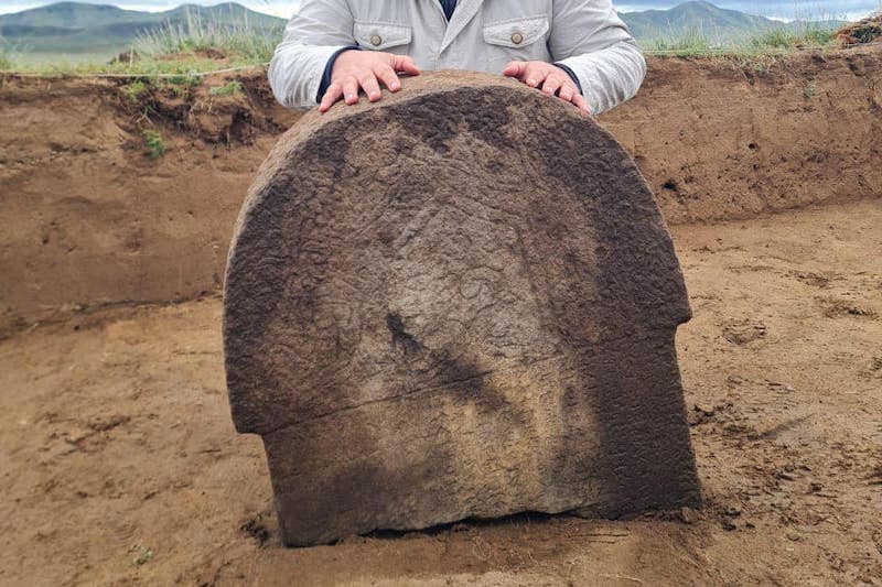 Moğolistan’da İlteriş Kağan’ın Anıtı ve Yazıtı Bulundu