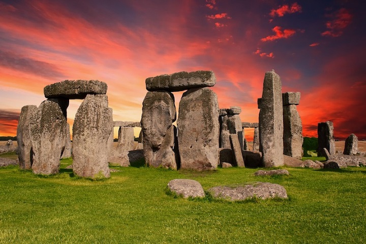 Stonehenge’in Güneş Takvimi Olduğu İddiası Tartışılıyor