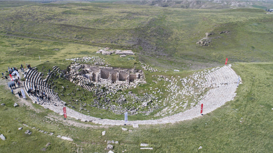 Laodikya Antik Tiyatrosu restore ediliyor