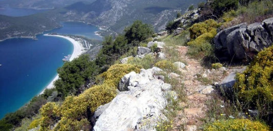 Likya Yolu'nda kaybolan turistleri AKUT ekibi buldu