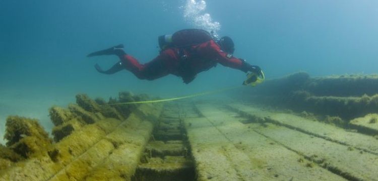 Karadeniz'deki batık gemiden yağlıboya tablo çıkarıldı