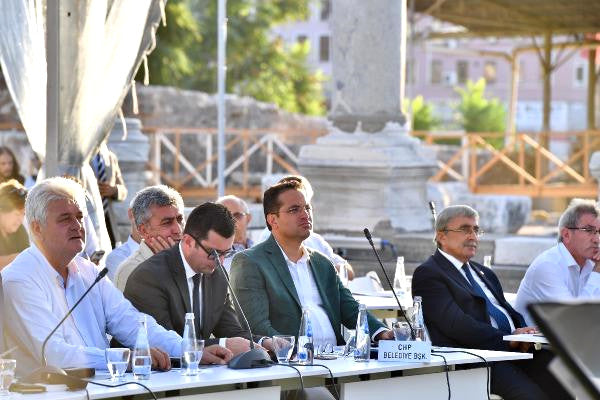 1500 Yıl Sonra İzmir Agora'sında Meclis Toplantısı Yapıldı
