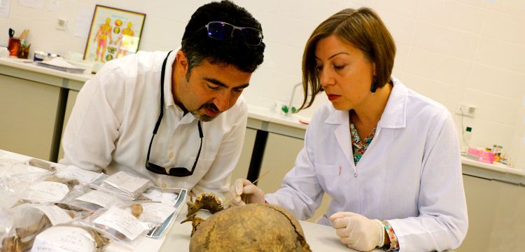 8 bin yıllık Anadolu kadının kol kasları güçlü, dişleri çürük çıktı