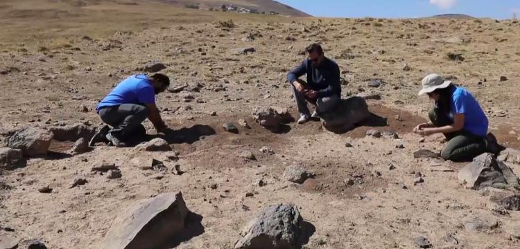 Erciş'te 400 bin yıllık nadir rastlanan çadır şekilli yapı saptandı