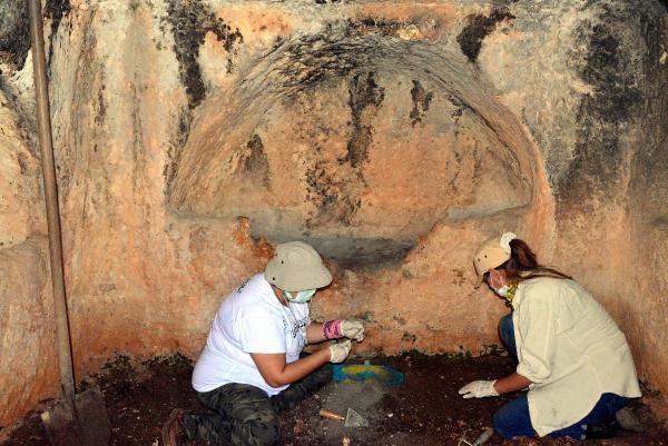 1800 Yıllık Aristokrat  Mezarları  Gün Yüzüne Çıkarılıyor