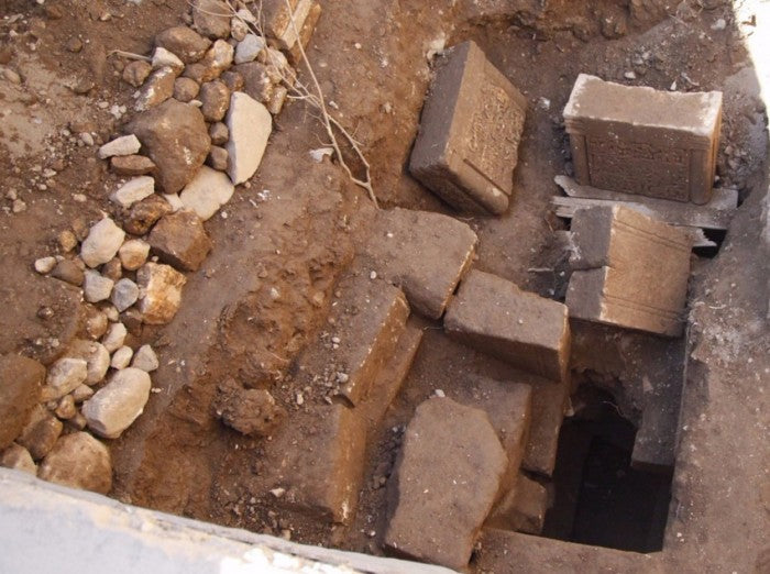 Şanlıurfa’da Bir Evin Bahçesinde Bin 210 Yıllık Mezar Bulundu