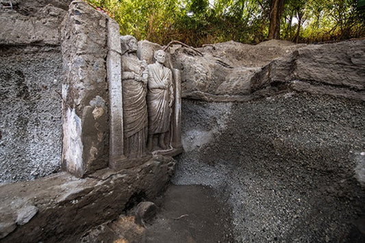 Pompeii'deki Porta Sarno Nekropolünde Gerçek Boyutlarda Bir Cenaze Kabartması Keşfedildi