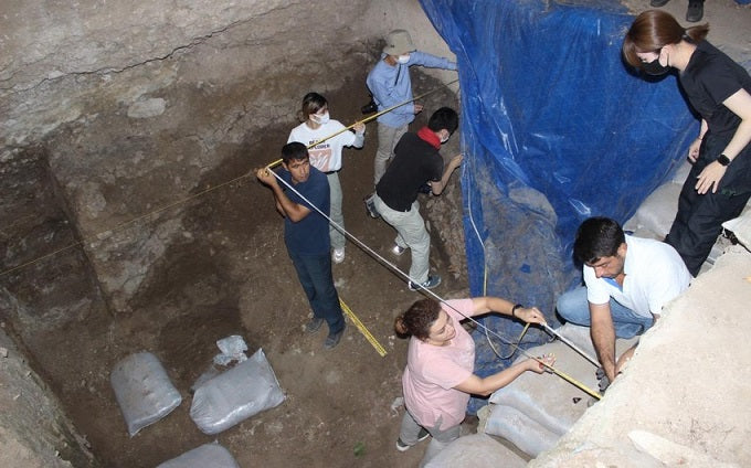 Azerbaycan'ın Damjili Mağarasında Mezolitik Çağ'a (Yaklaşık 9000 Yıllık) Ait İlk İnsan Heykelciği Keşfedildi