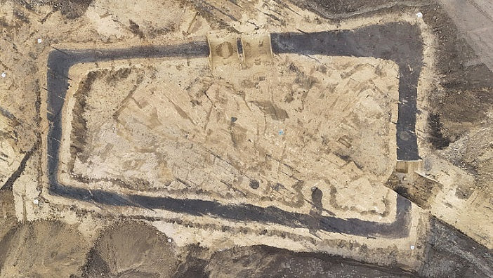 Almanya'da 6.000 Yıllık Neolitik Bir Mezarlık Alanının İçinde Orta Çağ'dan Kalma Yeraltı Tüneli Keşfedildi