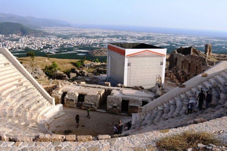Rhodiapolis’teki Opramoas Anıtı Restorasyonu Tartışma Konusu