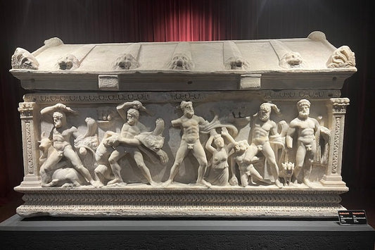 Perge Antik Kenti’nden Kaçırılan Herakles Lahdi