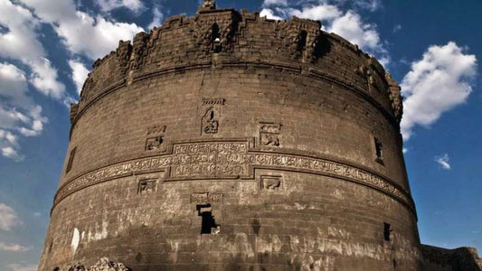 UNESCO, tarihi surlardaki restorasyonu durdurdu