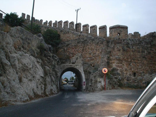 Tarihi Alanya Kalesi Yılda 30.000 Araç Yüzünden Tahrip Oluyor