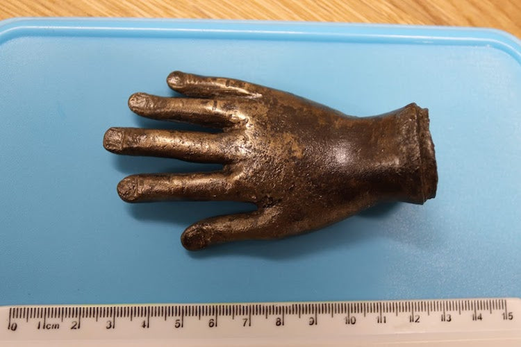 Roma Tanrısı Jüpiter Dolichenus’a Atfedilen Bronz El Bulundu