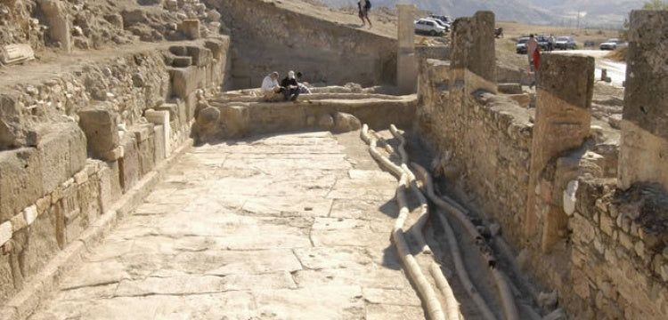 Arkeologlar Tripolis Antik Kentindeki 2 bin yıllık mahallenin peşinde