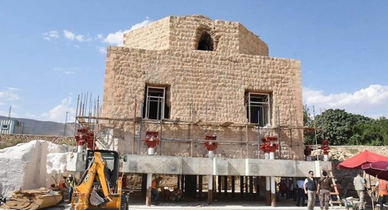 Hasankeyf’teki 1500 Tonluk Artuklu Hamamı da Taşındı