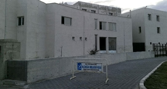 Saray geleneği sürüyor: Belediye sarayı için müzeyi kapattılar
