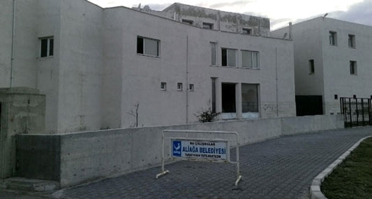 Saray geleneği sürüyor: Belediye sarayı için müzeyi kapattılar