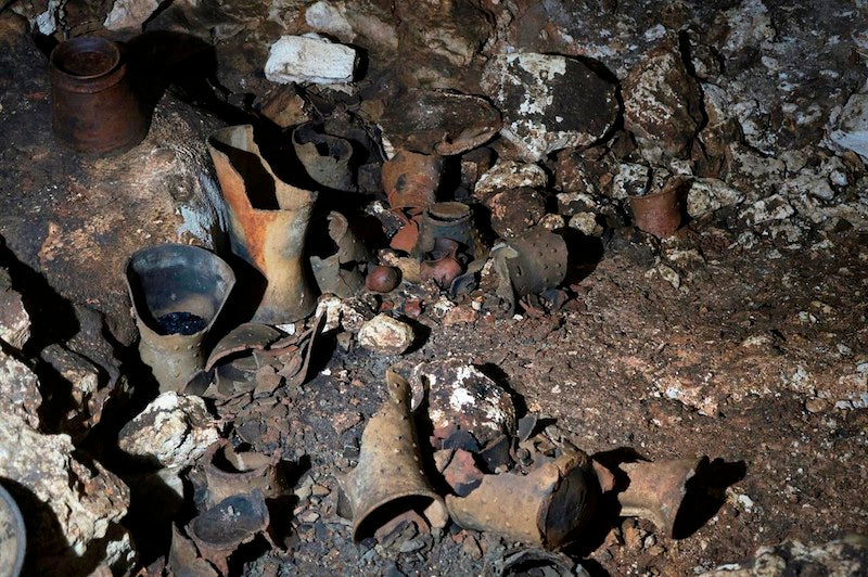 Meksika’da Mayaların Kaplarıyla Dolu Mağara Bulundu