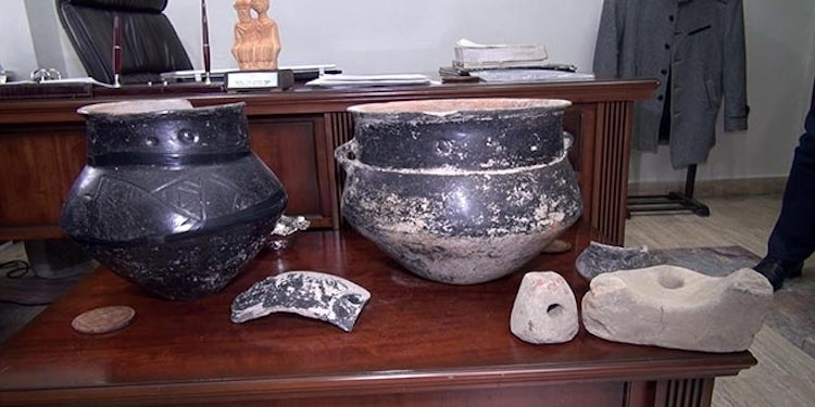 Erzurum’daki Tarlada 5.000 Yıllık Çömlekler Çıktı