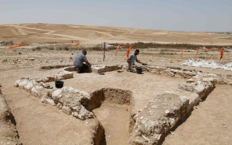 Necef Çölü’nde 1.200 Yıllık Cami Bulundu