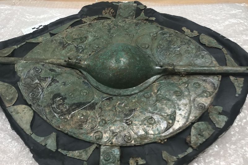 İngiltere’de 2.200 Yıllık Savaşçı Mezarı Bulundu