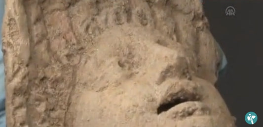 Aydın’daki 2.000 Yıllık Mezarda Mask bulundu