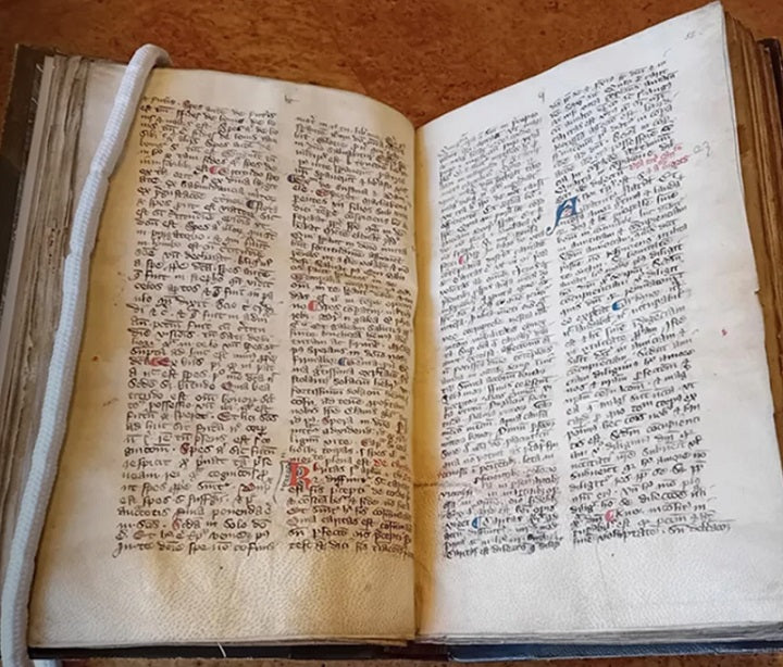 Ortaçağ İngiltere'sinin En Etkili Hristiyan Yazarına Ait Eşsiz 700 Yıllık El Yazması Okul Kütüphanesinde Bulundu