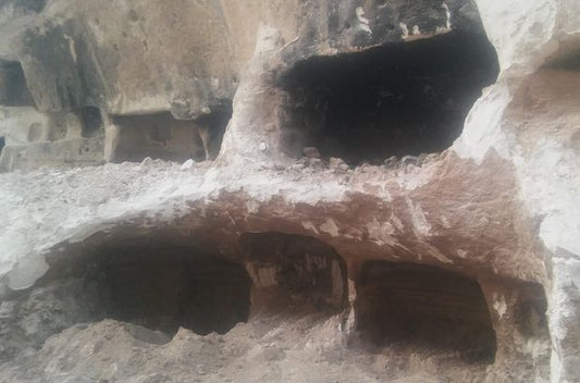 5 kat halinde 100’e yakın mağara bulundu