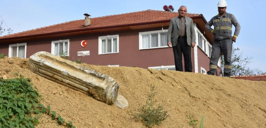 Bartın'da elektrik hattı kazısında Bizans dönemine ait sütun bulundu