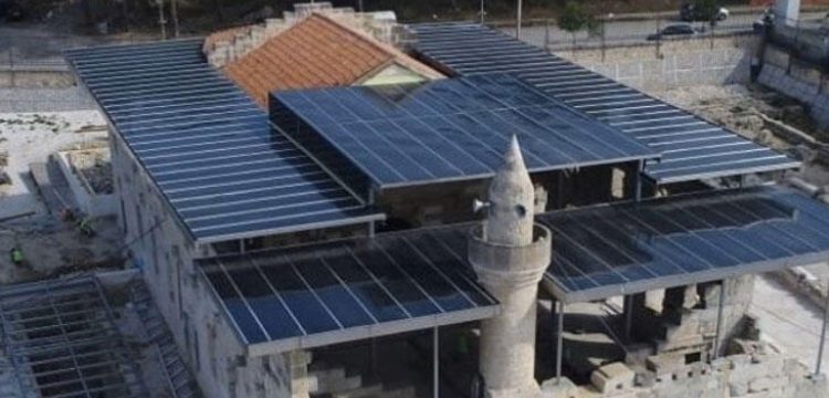 Kadirli'deki tarihi Ala Camisi'ne metal çatı tartışması