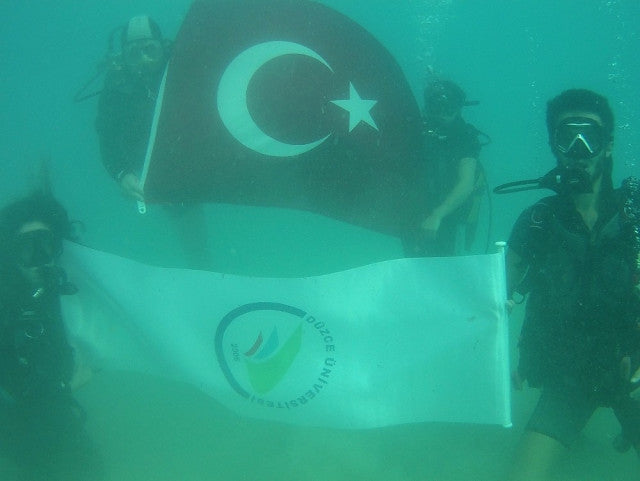 29 Ekim Cumhuriyet Bayramı'nı 29 Metre Derinlikte Kutladı