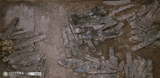 INAH arkeologları Tlatelolco’da nadir tören bıçakları keşfetti