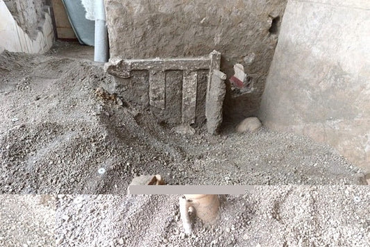 Pompeii’de Bir Aile Son Çare Olarak Kapıya Barikat Kurmuş