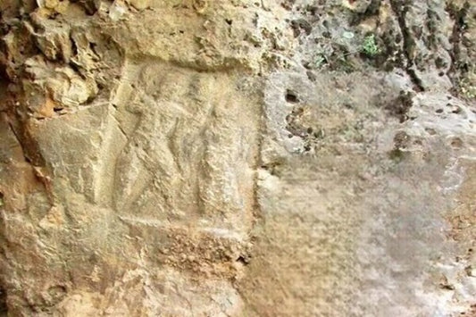 İran'daki Yeni Elymaean Kaya Oymaları, MÖ 325 Yunan Sikkelerinde Bilinen Herkül-Hydra Motifiyle Olası Benzerlikler Gösteriyor