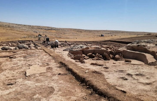 Taş Tepeler’in 10.000 yıllık Neolitik Akropolü “Harbetsuvan Tepe”