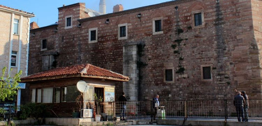 Tarihi Rüstempaşa Kervansarayı'nda yangın ucuz atlatıldı