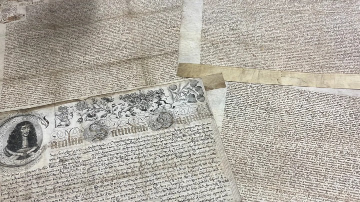 400 Yıllık Bir Kraliyet Fermanı Nasıl Olmaktan Asi Bir Abajura Dönüşecekti?