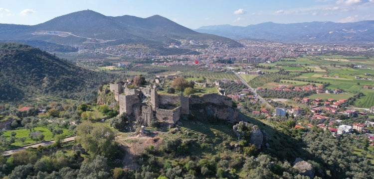 Beçin Antik Kenti'ndeki 600 yıllık Yelli Camii restore ediliyor